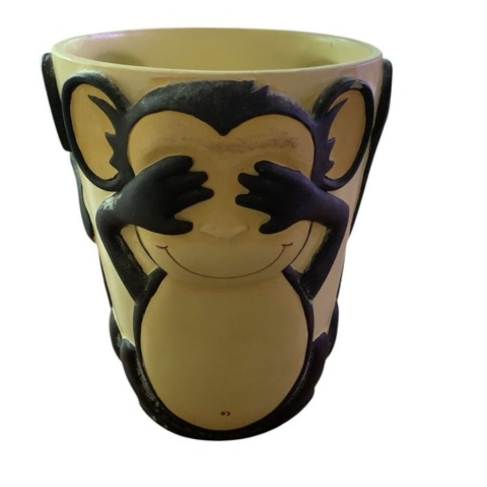 Trash Can - Picture 2 of 3